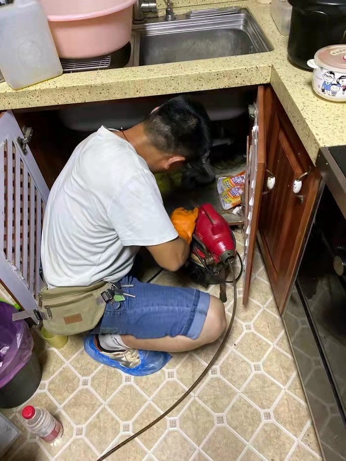 新巴尔虎右通下水道